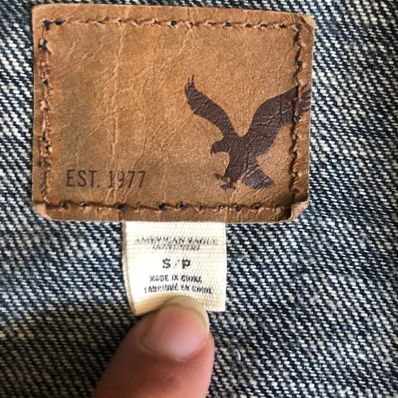 American Eagle Women's Denim Jean Jacket - Picture 2 of 3